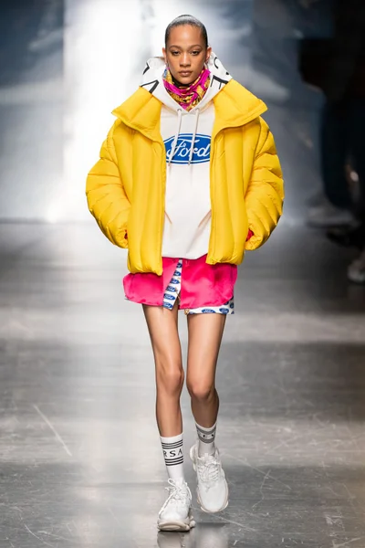 Look 35